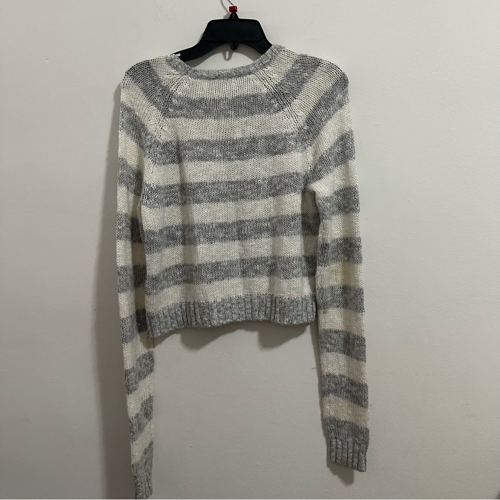 ABERCROMBIE & FITCH Womens Buttery Soft Striped Gray & White Sweater Size M - Picture 4 of 13